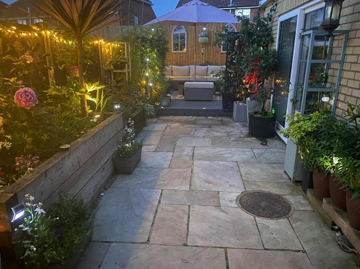 Apartamento Secret Gem 1 Bed Garden Flat Private Luxury Hot Tub Bournemouth Exterior foto