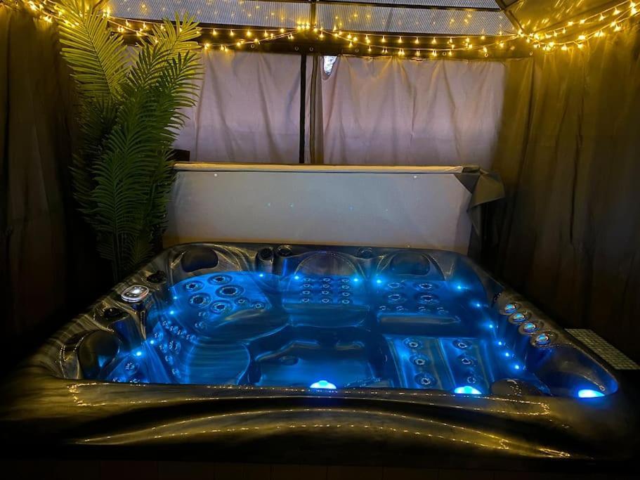 Apartamento Secret Gem 1 Bed Garden Flat Private Luxury Hot Tub Bournemouth Exterior foto