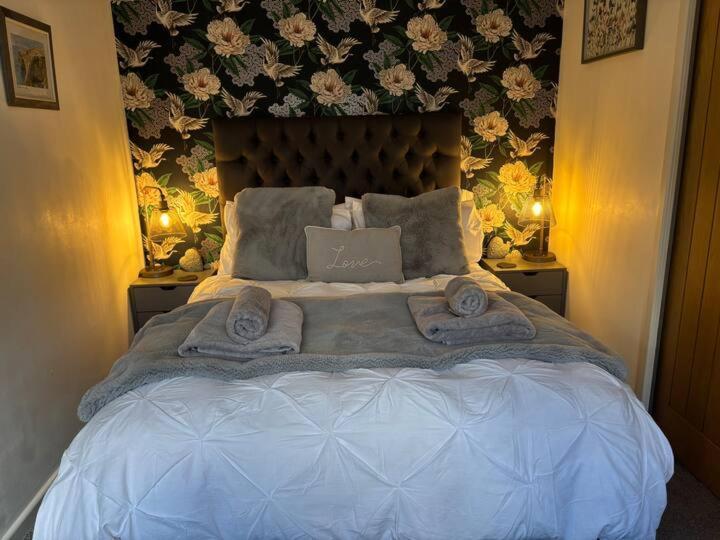 Apartamento Secret Gem 1 Bed Garden Flat Private Luxury Hot Tub Bournemouth Exterior foto